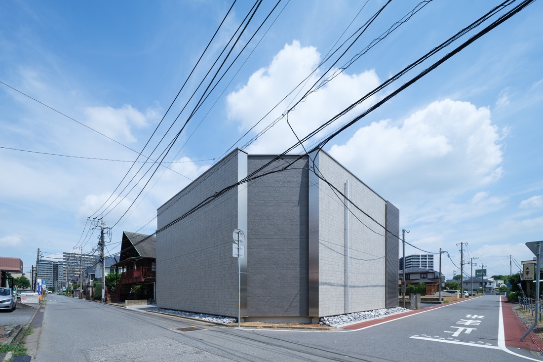 ” next ”  つくば市  中庭のあるRC造の家